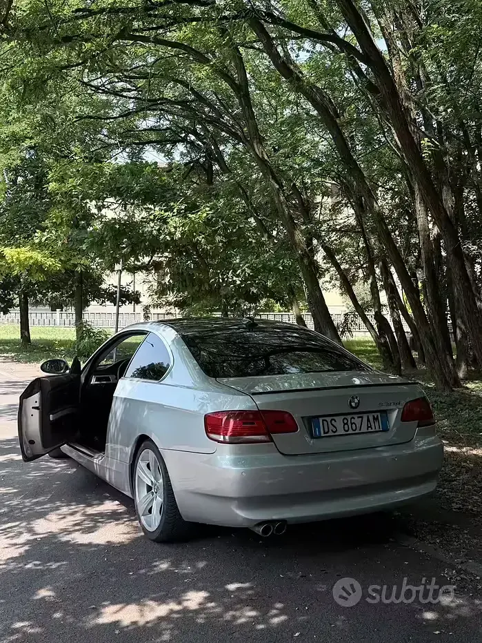 Usata BMW 330 245 CV (180 kW) 2009 Grigio Coupé