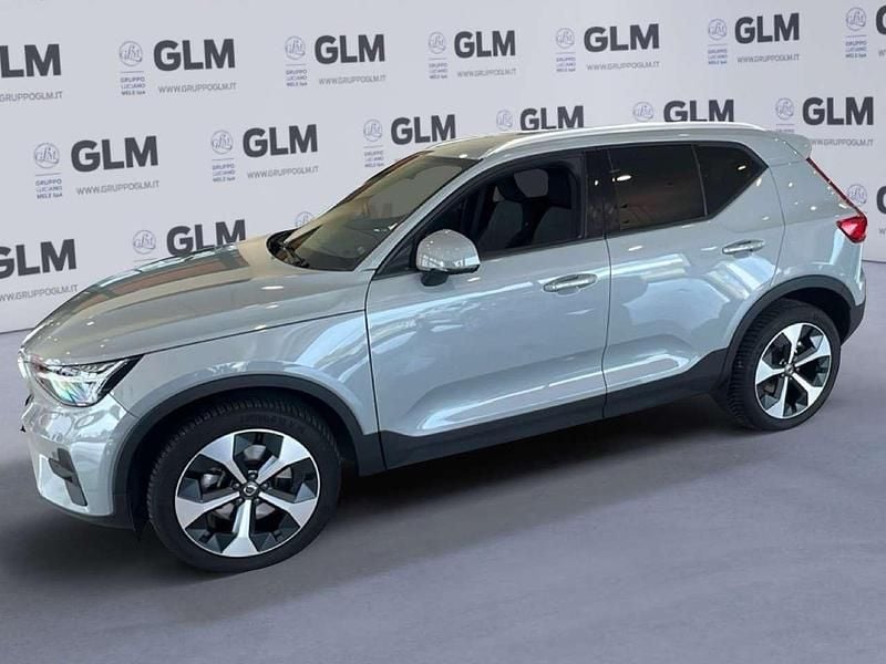 Grigio Usata 2024 Volvo XC40 Core SUV | 30.500 € (Buon prezzo) - Immagine 1/4