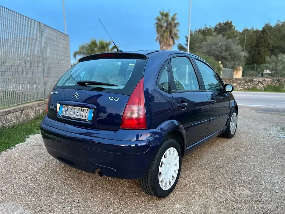 Usata Citroën C3 Elegance 68 CV (50 kW) 2005 Blu Berlina
