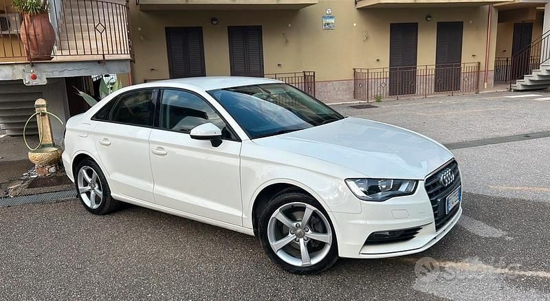 Usata Audi A3 Attraction 105 CV (77 kW) 2014 Bianco Berlina