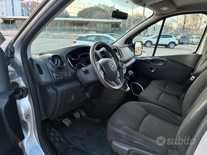 Usata Opel Vivaro 125 CV (91 kW) 2018 Grigio Monovolume