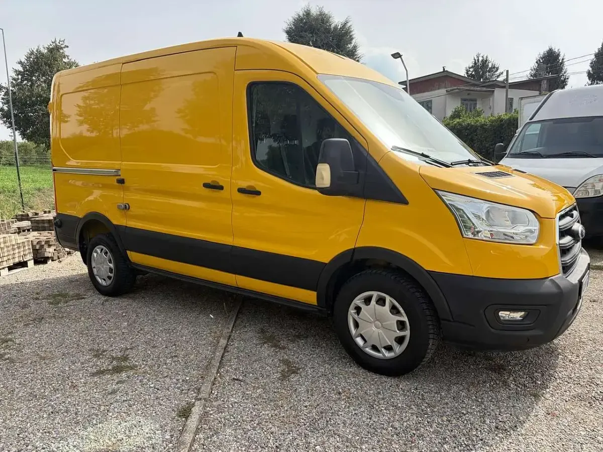 Usata Ford Transit 131 CV (96 kW) 2021 Giallo Furgone