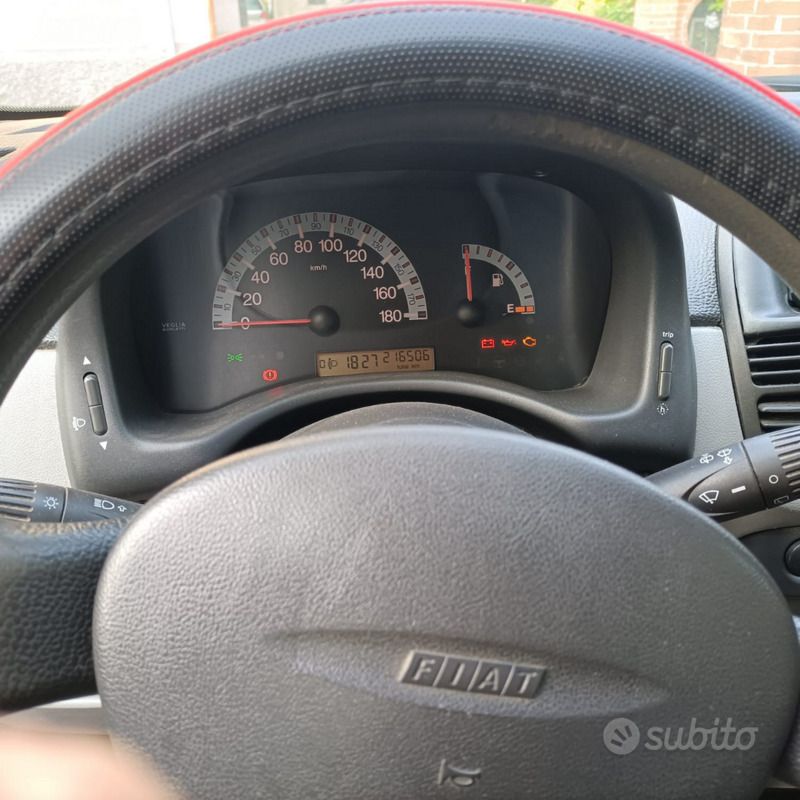 Usata Fiat Punto 80 CV (58 kW) 2001 Grigio Utilitaria