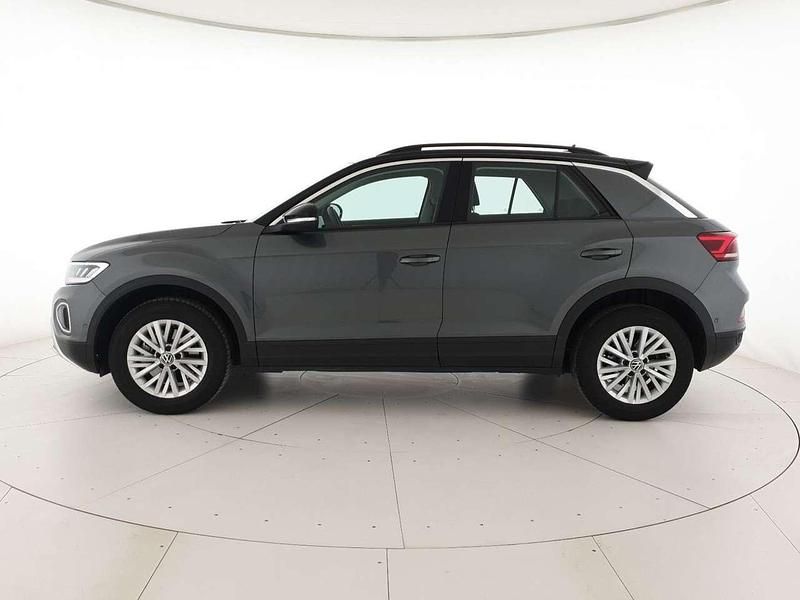 Usata VW T-Roc Life 116 CV (85 kW) 2025 Indium grey metallizzato nero SUV