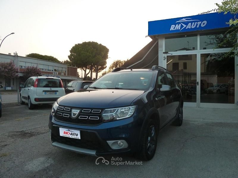 Blu/azzurro Usata 2018 Dacia Sandero Stepway Due volumi | 8900 € (Buon prezzo) - Immagine 1/4