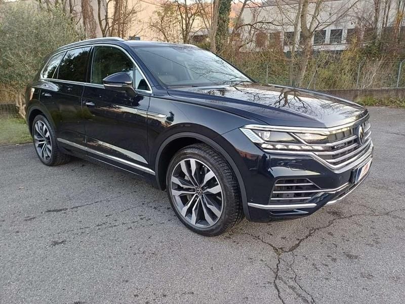 Usata VW Touareg Elegance 340 CV (250 kW) 2021 Moonlight blue perla SUV