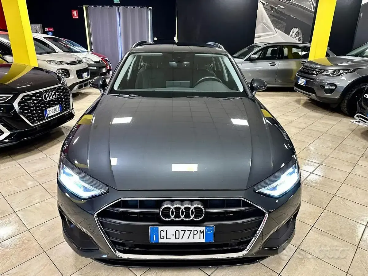 Gebraucht Audi A4 163 PS (119 kW) 2022 Grau Kombi
