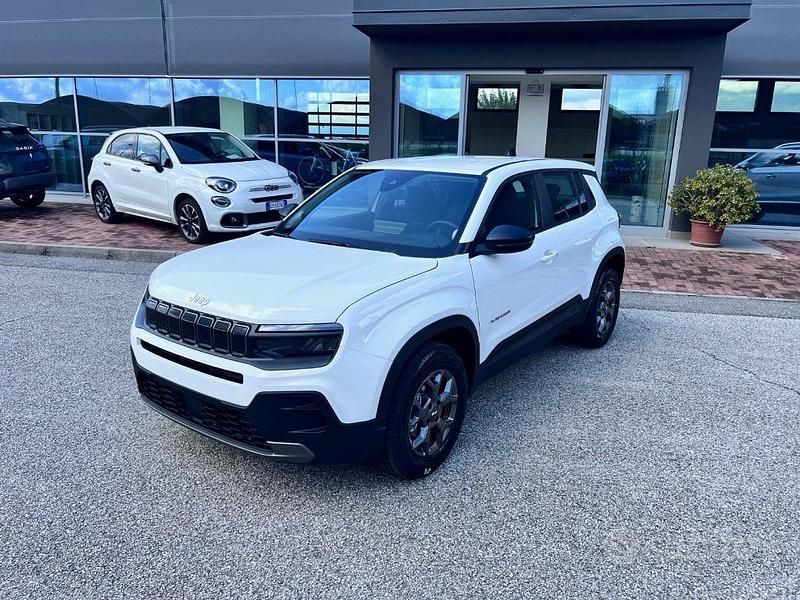 Usata Jeep Avenger Altitude 101 CV (74 kW) 2024 Bianco pastello SUV