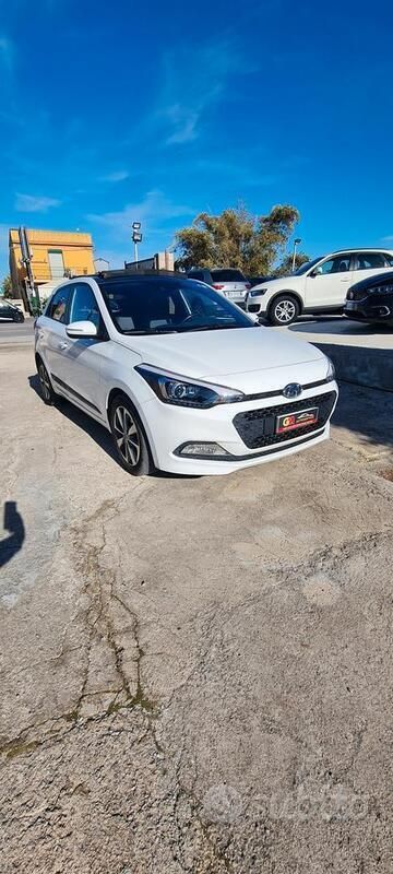 Usata Hyundai i20 75 CV (55 kW) 2016 Bianco Berlina