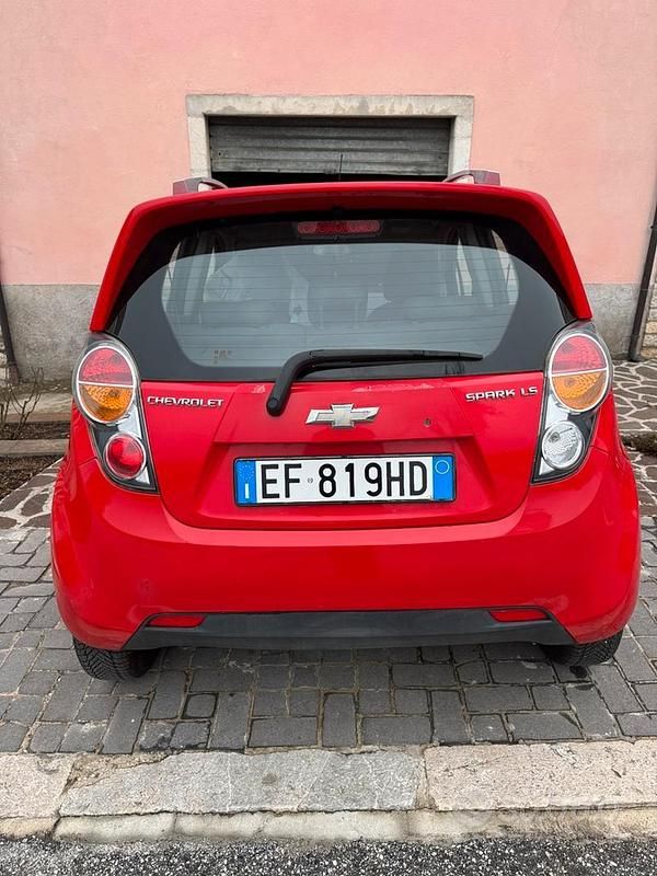 Begagnad Chevrolet Spark LS 68 HK (50 kW) 2010 Röd Halvkombi