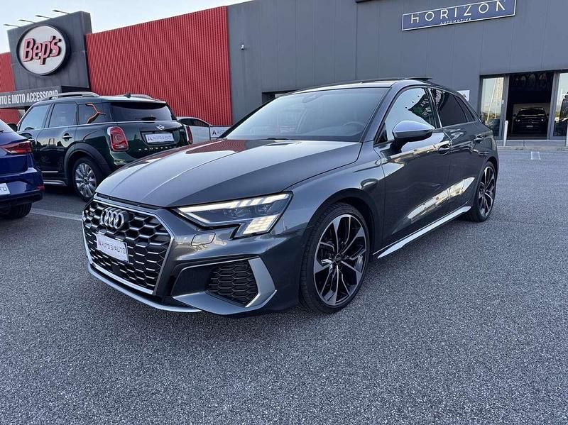 Usata Audi S3 Sport 310 CV (228 kW) 2022 Grigio chiaro Berlina