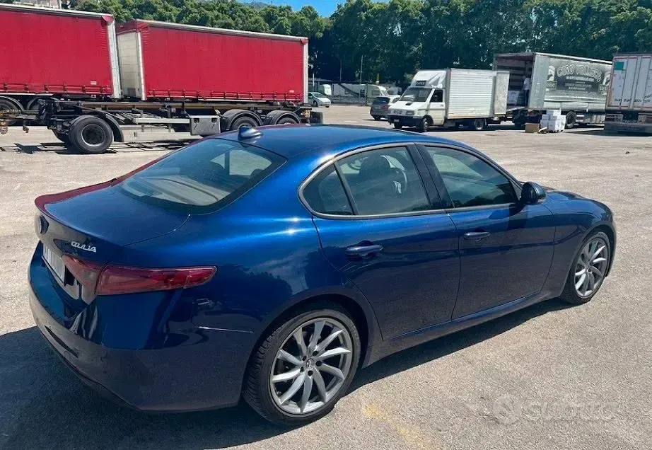 Gebraucht Alfa Romeo Giulia 150 PS (110 kW) 2018 Blau Limousine