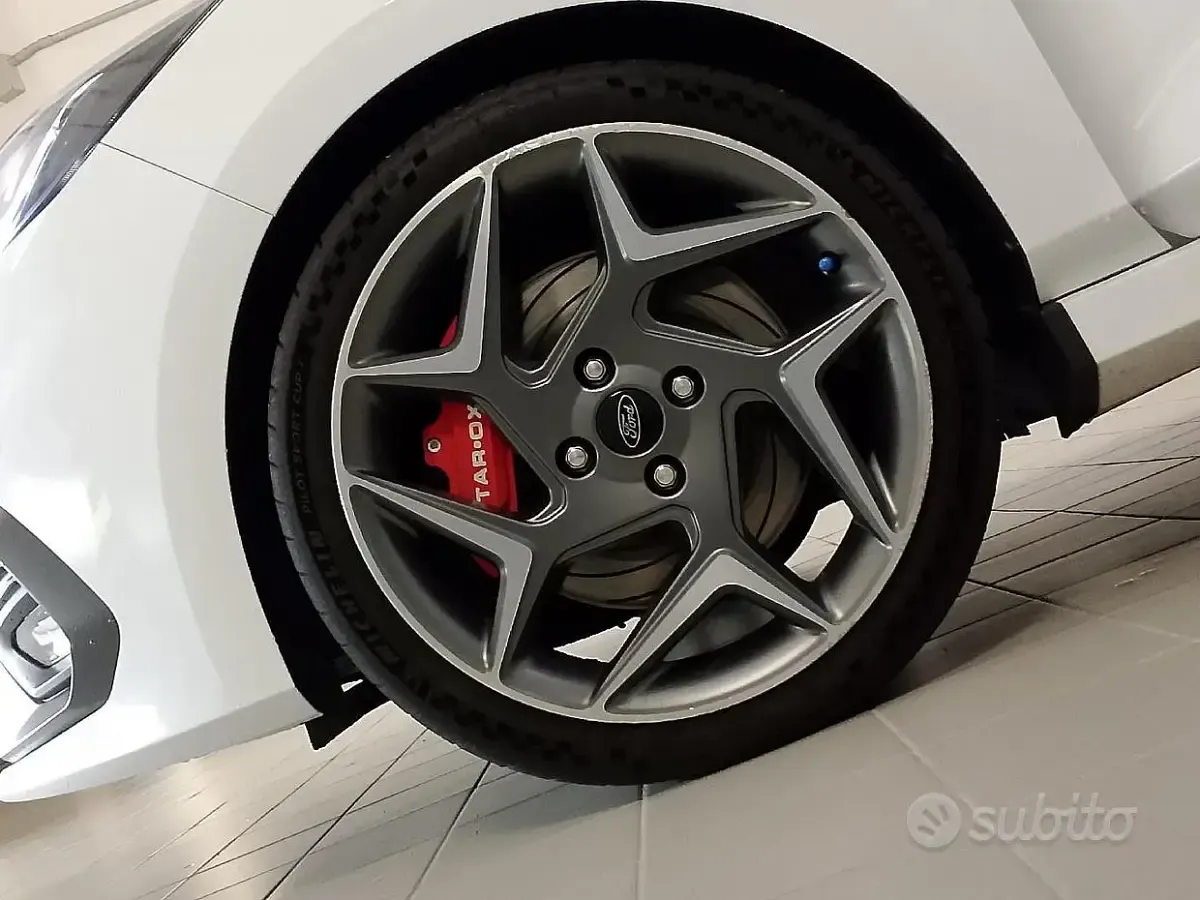 Usata Ford Fiesta ST200 200 CV (147 kW) 2019 Bianco Utilitaria