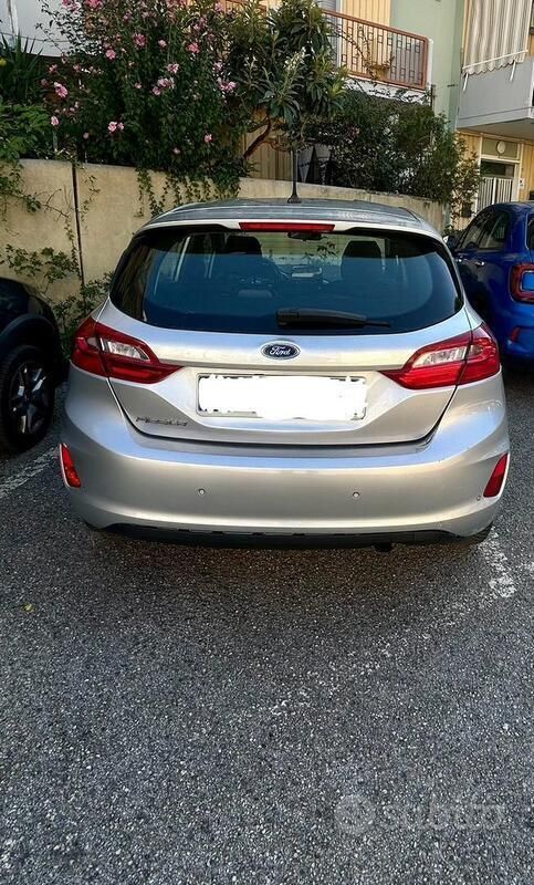 Usata Ford Fiesta 80 CV (58 kW) 2019 Grigio Utilitaria