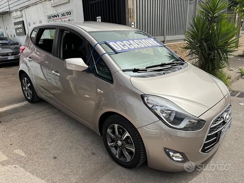 Usata Hyundai ix20 Xpossible 90 CV (66 kW) 2016 Grigio Utilitaria