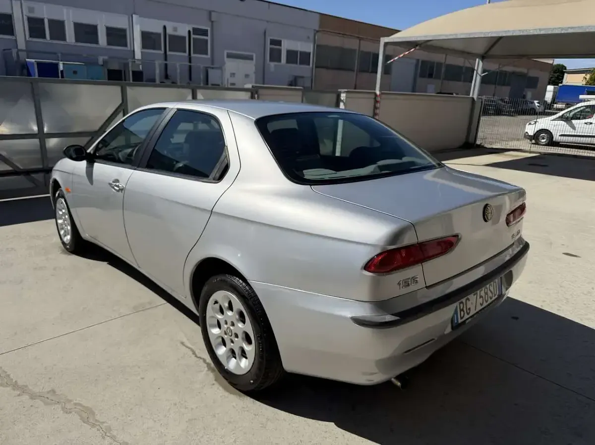 Usata Alfa Romeo 156 105 CV (77 kW) 2001 Other Berlina