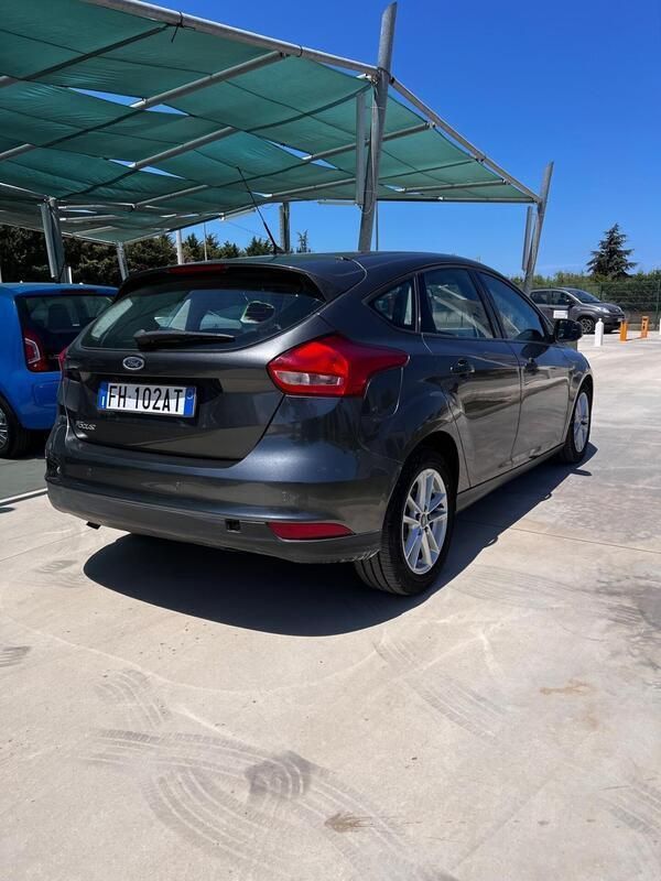 Usata Ford Focus Titanium 120 CV (88 kW) 2017 Grigio Berlina