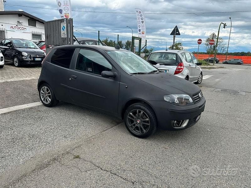 Usata Fiat Punto Dynamic 60 CV (44 kW) 2005 Nero Utilitaria
