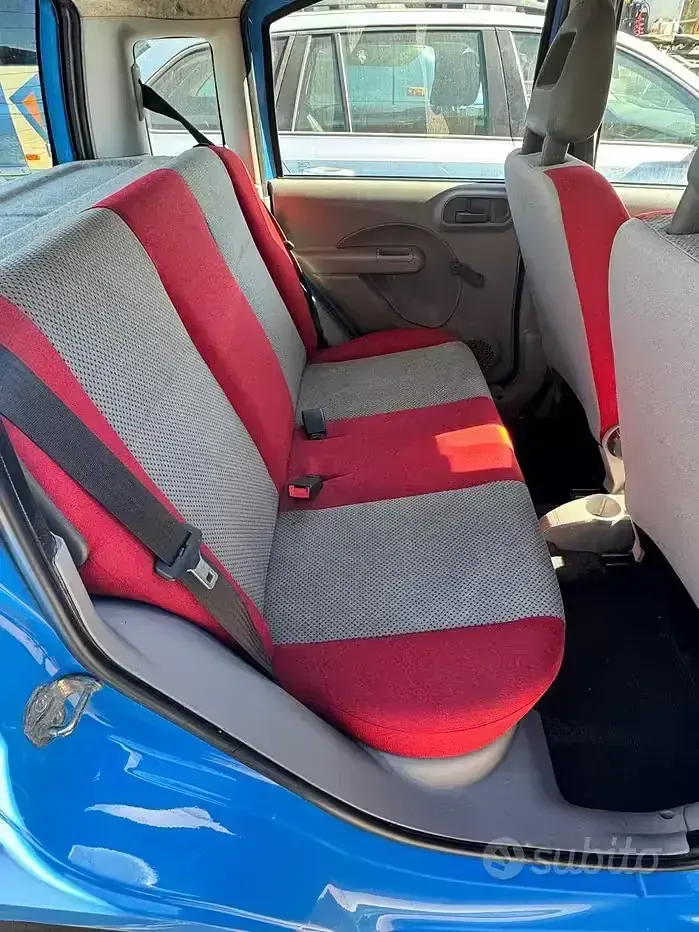 Usata Fiat Panda 4x4 69 CV (50 kW) 2005 Bluazzurro Utilitaria