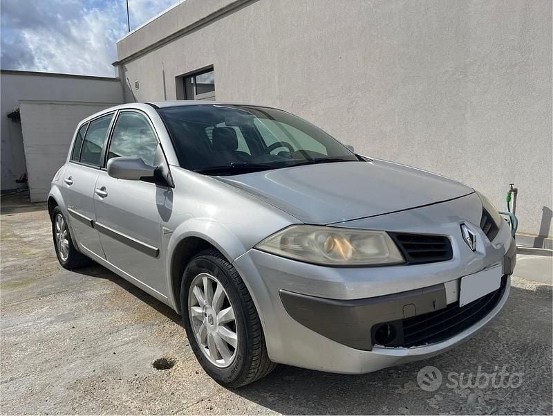 Usata 2007 Renault Mégane II | 700 € (Ottimo prezzo) - Immagine 1/4