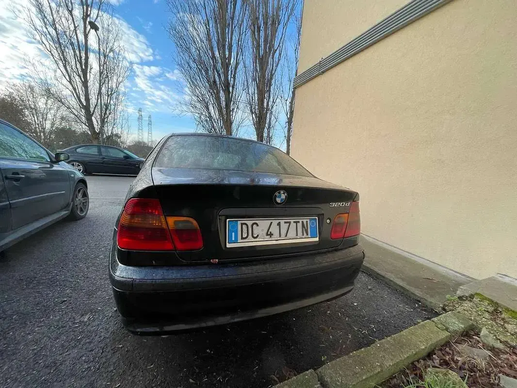 Usata BMW 320 Efficient Dynamics 150 CV (110 kW) 2002 Nero Berlina