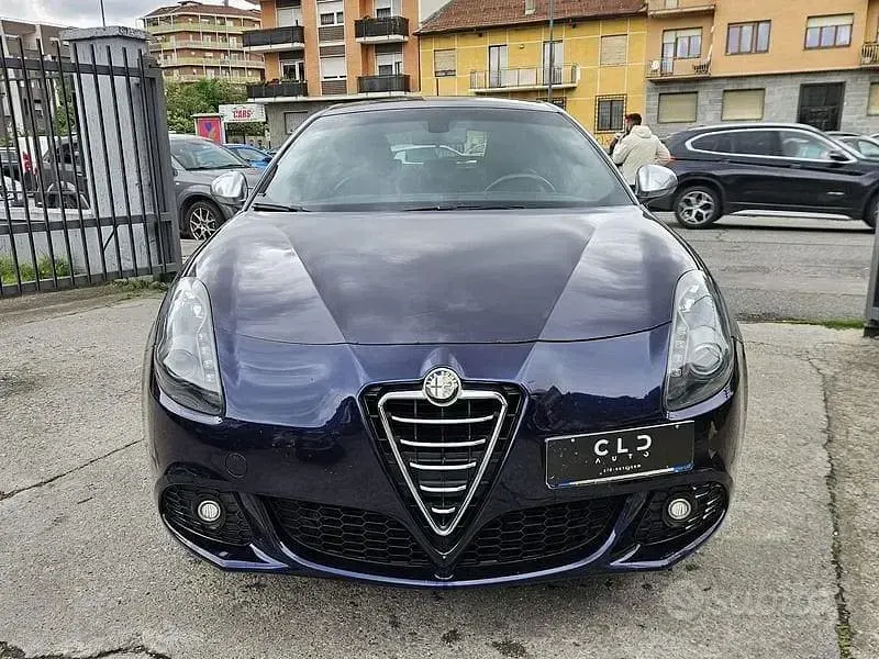 Usata Alfa Romeo Giulietta Quadrifoglio Verde 235 CV (172 kW) 2012 Lilla Utilitaria