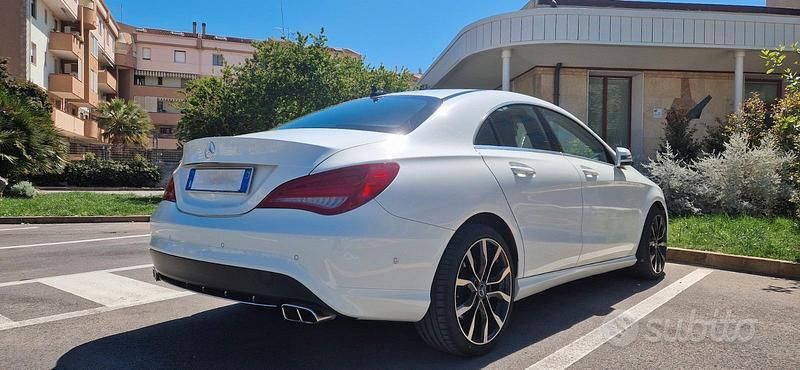 Bianco Usata 2016 Mercedes C200 Coupé | 20.999 € (Cara) - Immagine 1/4