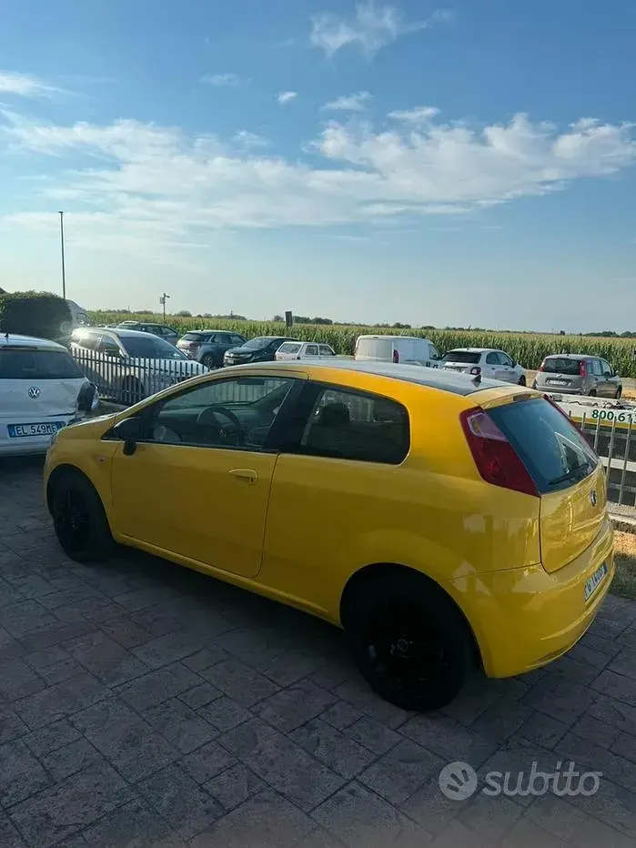 Usata Fiat Grande Punto 95 CV (69 kW) 2008 Giallo Utilitaria