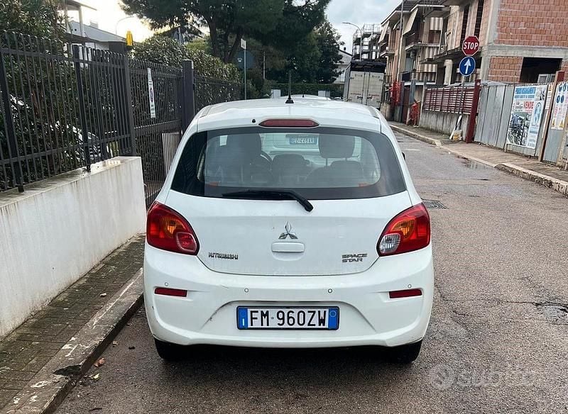 Usata Mitsubishi Space Star Invite 71 CV (52 kW) 2018 Bianco Berlina