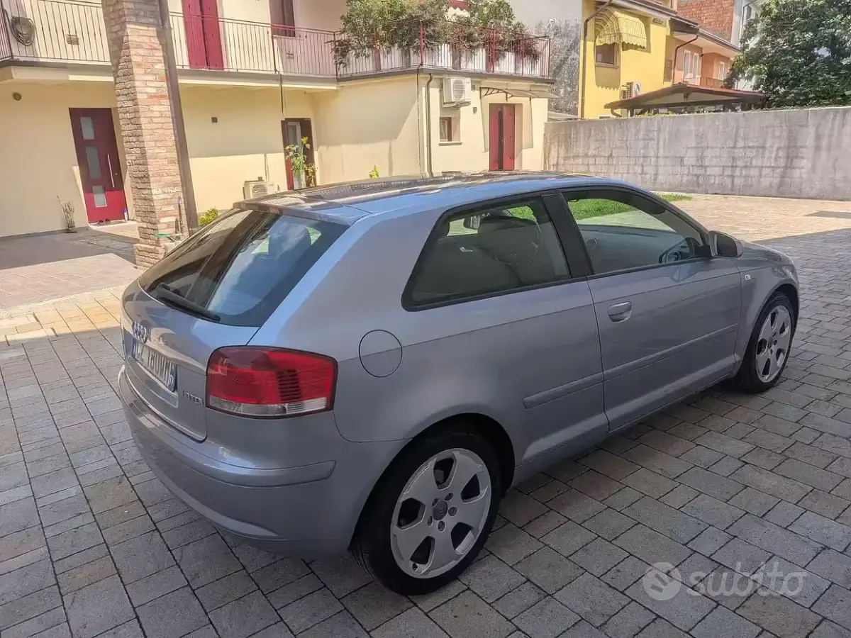 Usata Audi A3 105 CV (77 kW) 2006 Grigio Utilitaria