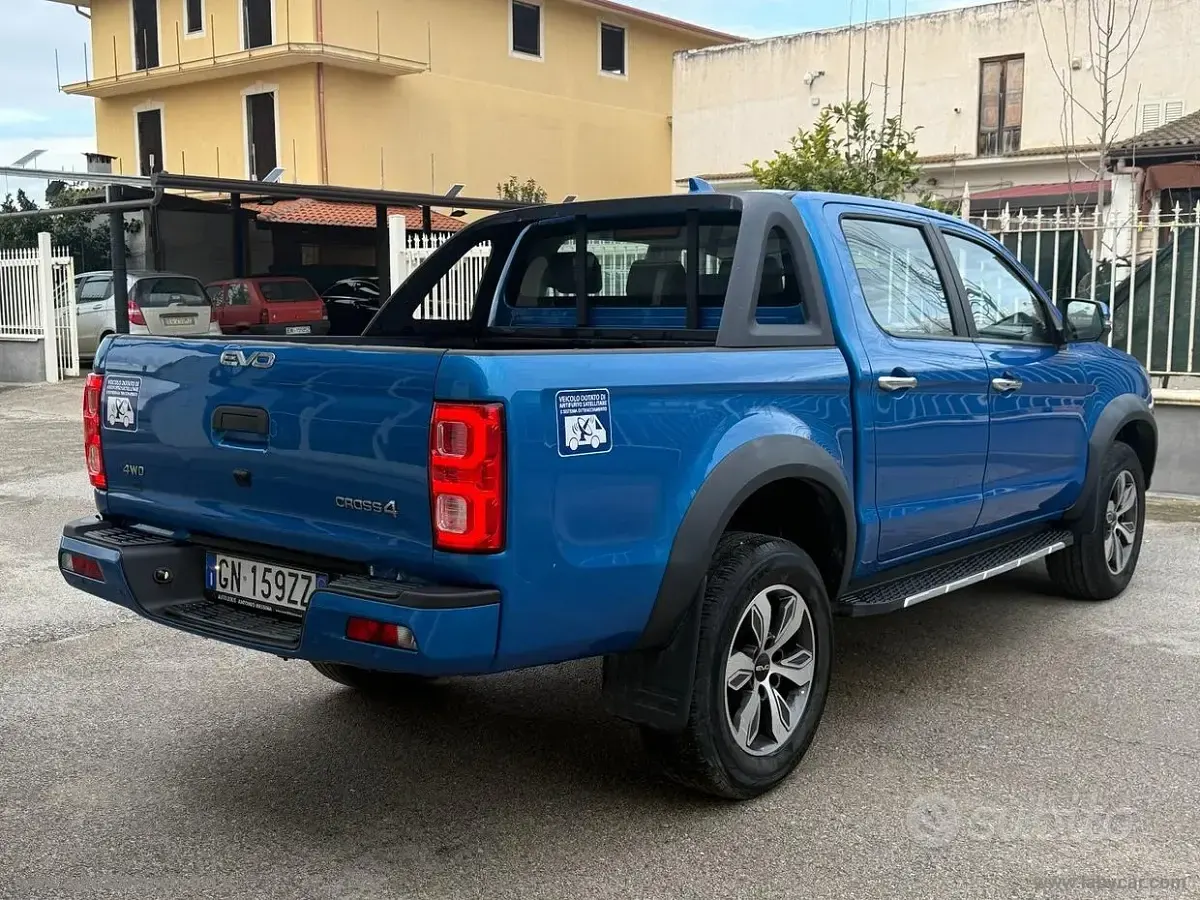 Usata EVO Cross 4 138 CV (101 kW) 2023 Blu Pick-up