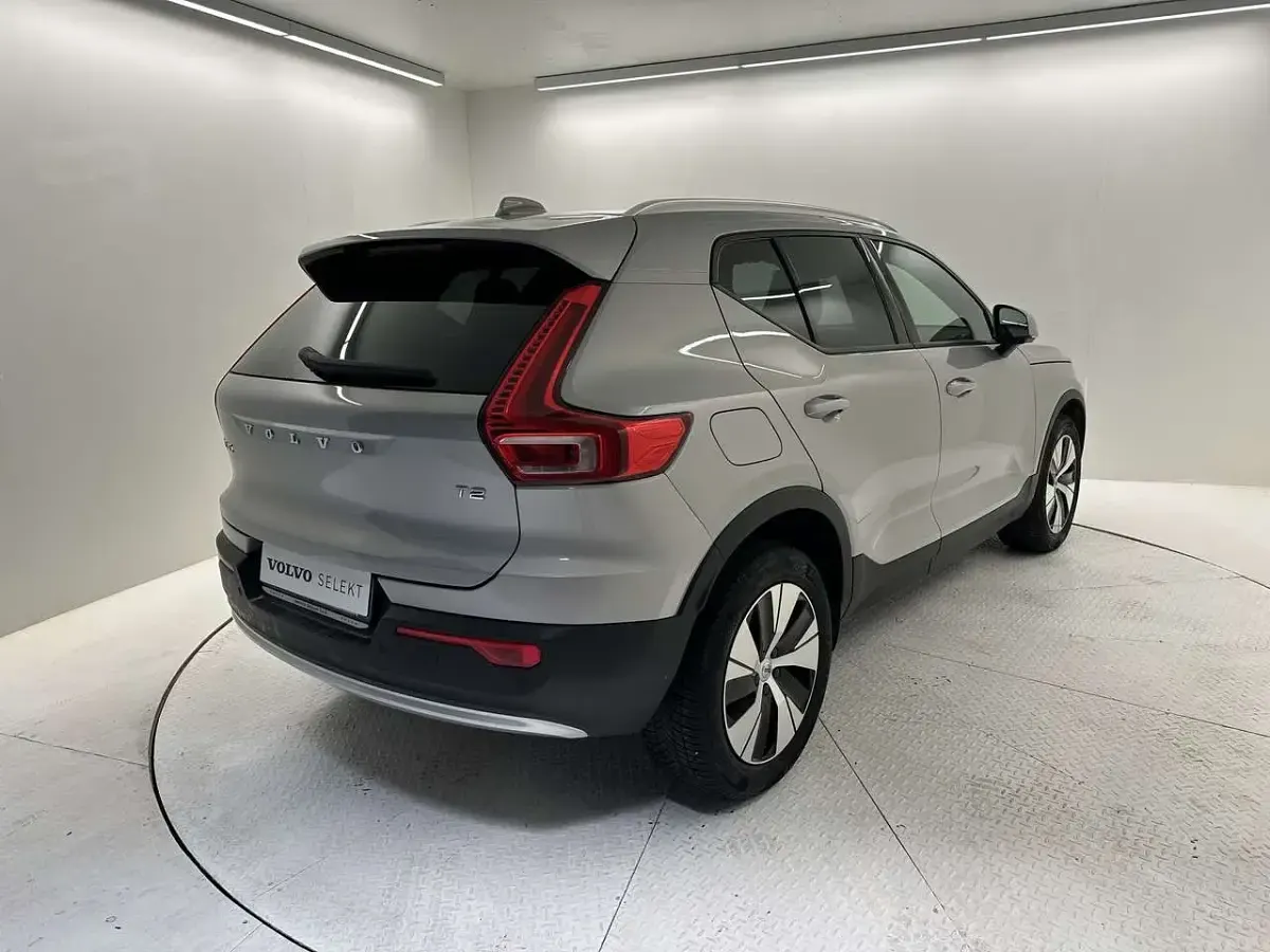 Usata Volvo XC40 Core 129 CV (94 kW) 2023 Argento SUV