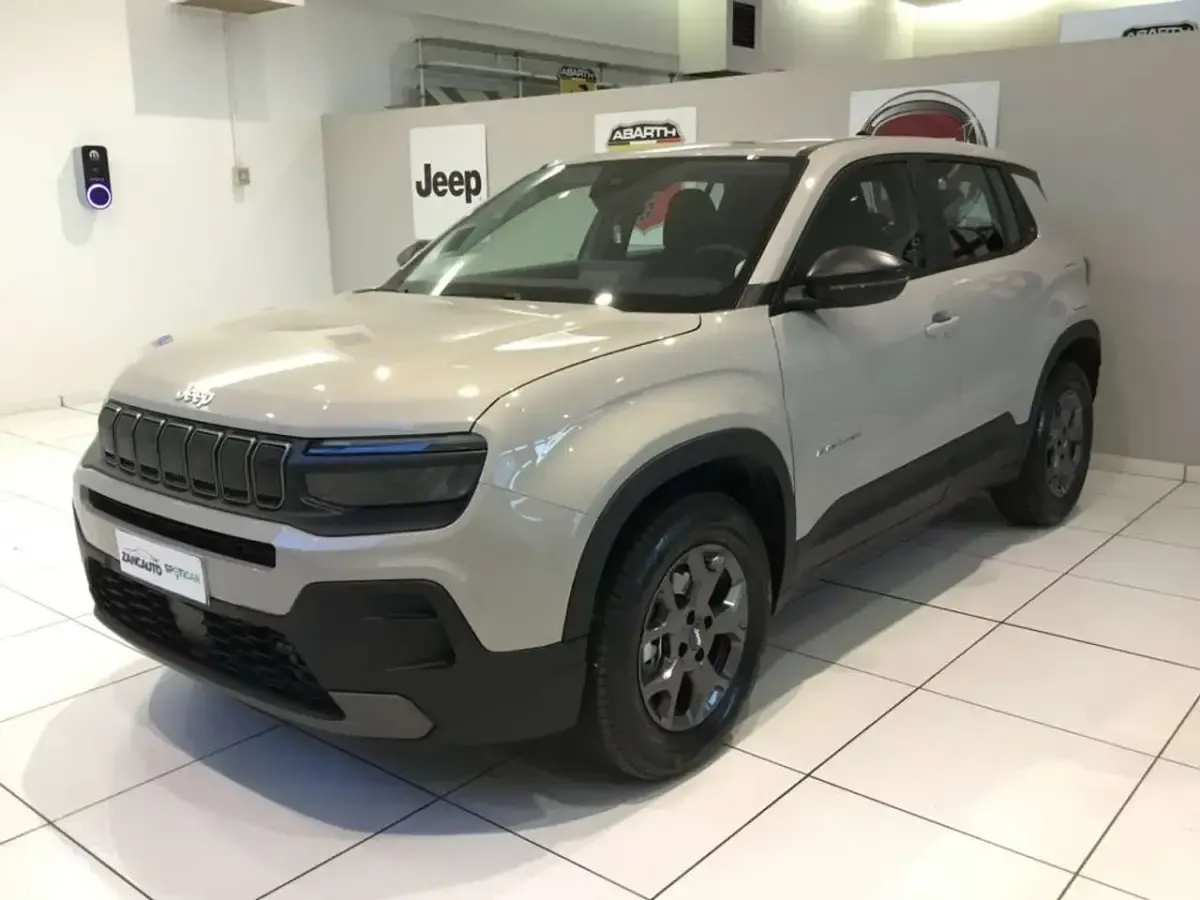 Nuova Jeep Avenger Longitude 101 CV (74 kW) 2026 Grigio SUV