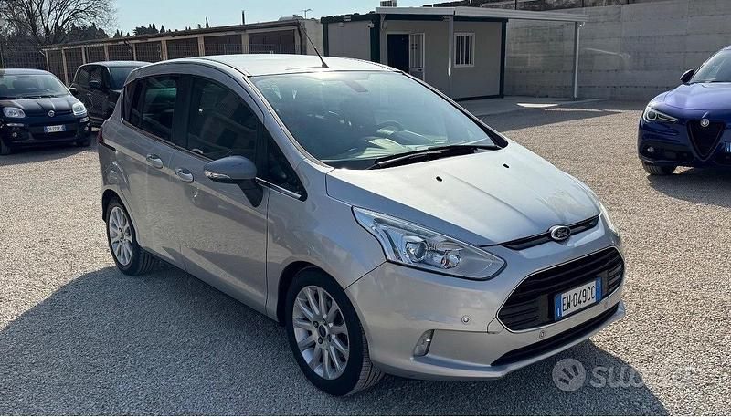Begagnad Ford B-MAX Titanium 95 HK (69 kW) 2014 Grå Minibuss