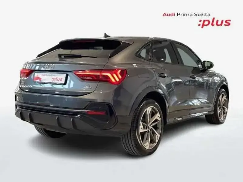 Usata Audi Q3 Sportback Ambiente 200 CV (147 kW) 2020 Grigio SUV