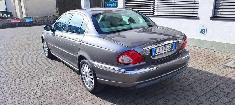 Usata Jaguar X-type Executive 155 CV (114 kW) 2007 Grigio Berlina
