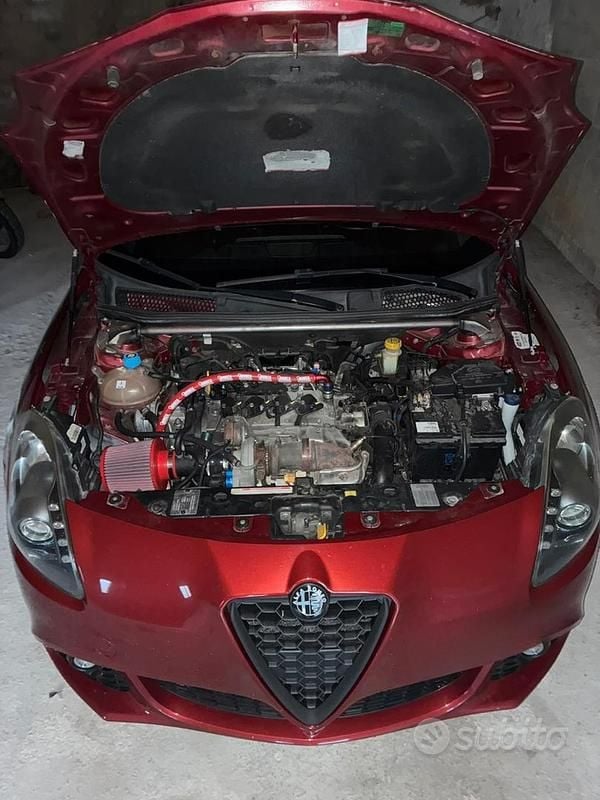 Usata Alfa Romeo Giulietta 170 CV (125 kW) 2010 Rosso Utilitaria