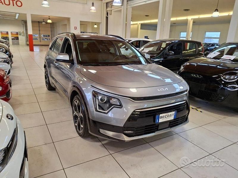 Usata Kia Niro Style 105 CV (77 kW) 2022 Grigio scuro metallizzato SUV