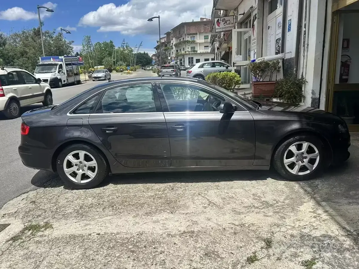 Usata Audi A4 136 CV (100 kW) 2014 Grigio Berlina