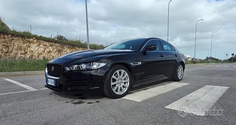 Usata Jaguar XE Prestige 180 CV (132 kW) 2018 Nero Berlina