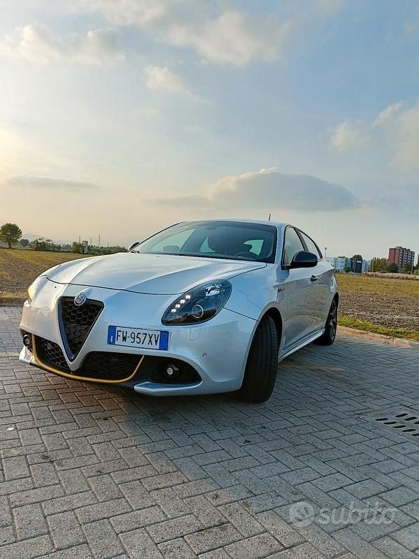 Usata Alfa Romeo Giulietta Veloce 170 CV (125 kW) 2019 Grigio Utilitaria