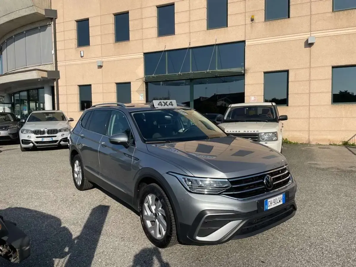 Usata VW Tiguan Allspace Life 150 CV (110 kW) 2022 Argento SUV