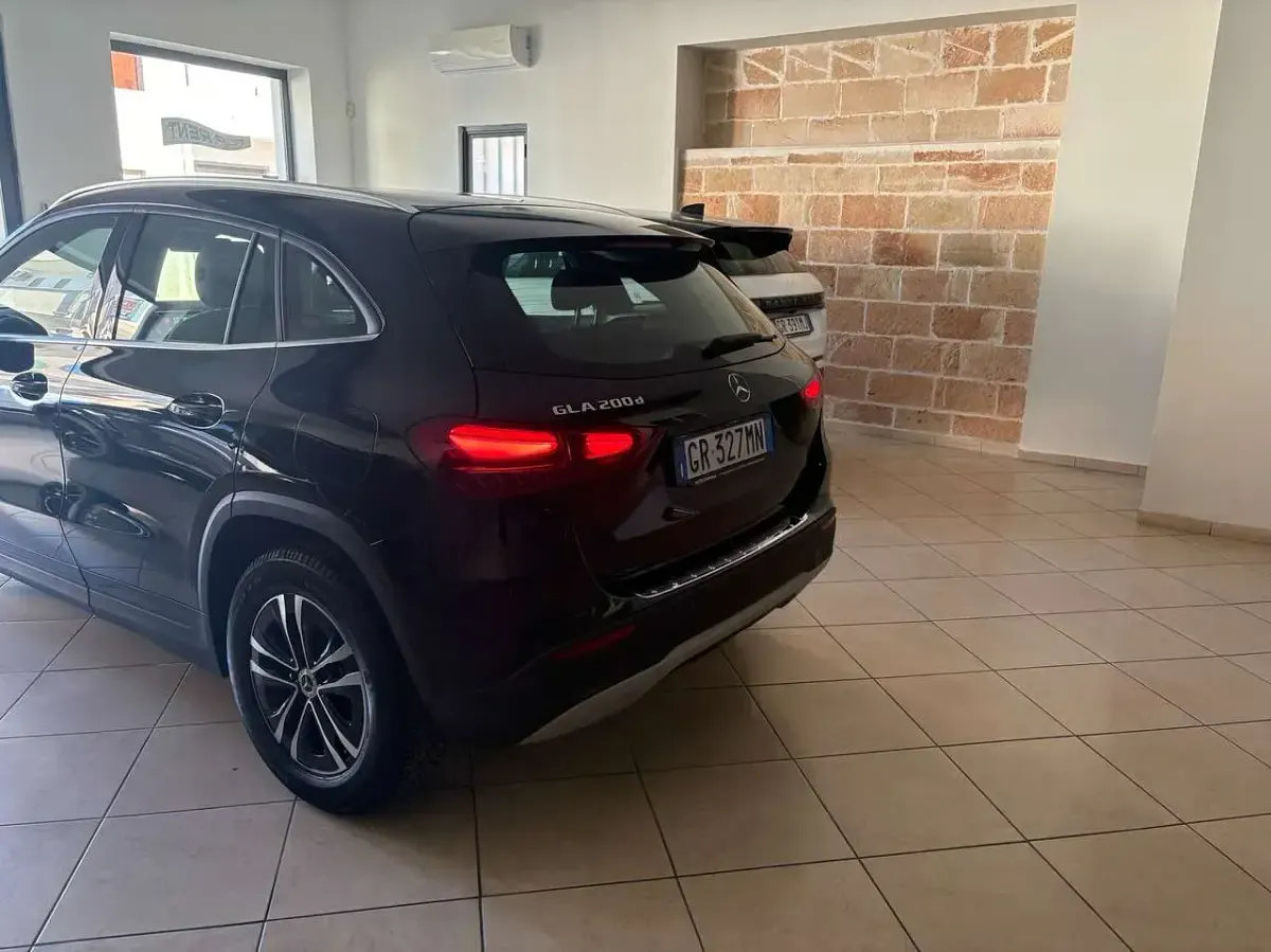 Usata Mercedes GLA200 Advanced 150 CV (110 kW) 2023 Nero SUV