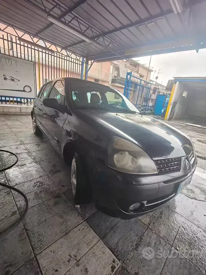Usata Renault Clio II 75 CV (55 kW) 2004 Nero Berlina