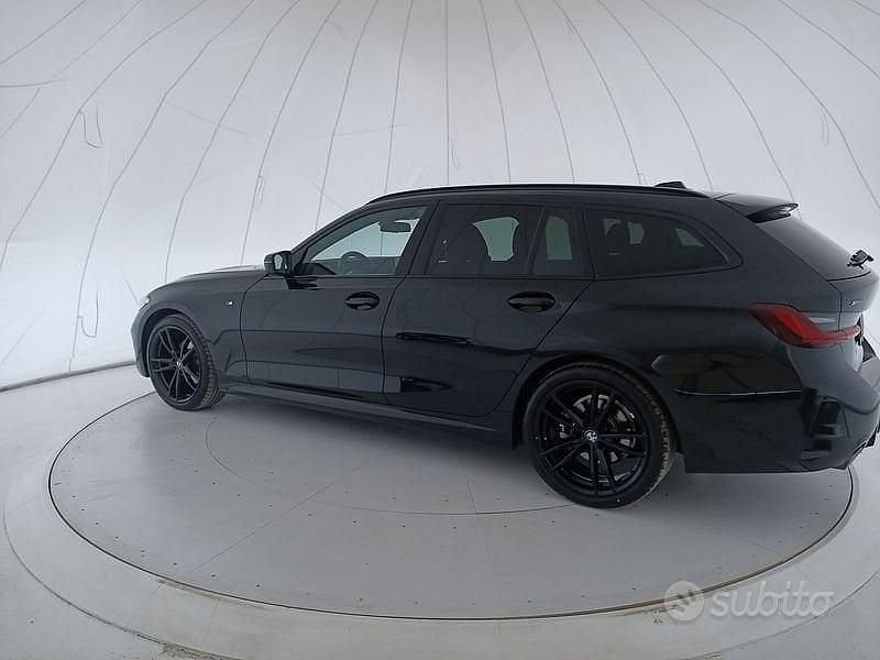 Usata BMW 320e M Sport 190 CV (139 kW) 2023 Nero Station wagon