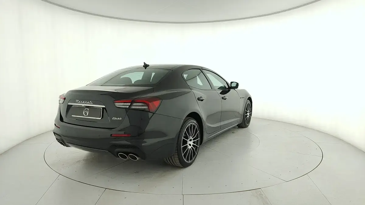 Usata Maserati Ghibli 430 CV (316 kW) 2024 Nero Berlina