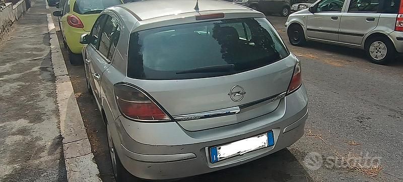 Usata Opel Astra 2007 Grigio Berlina