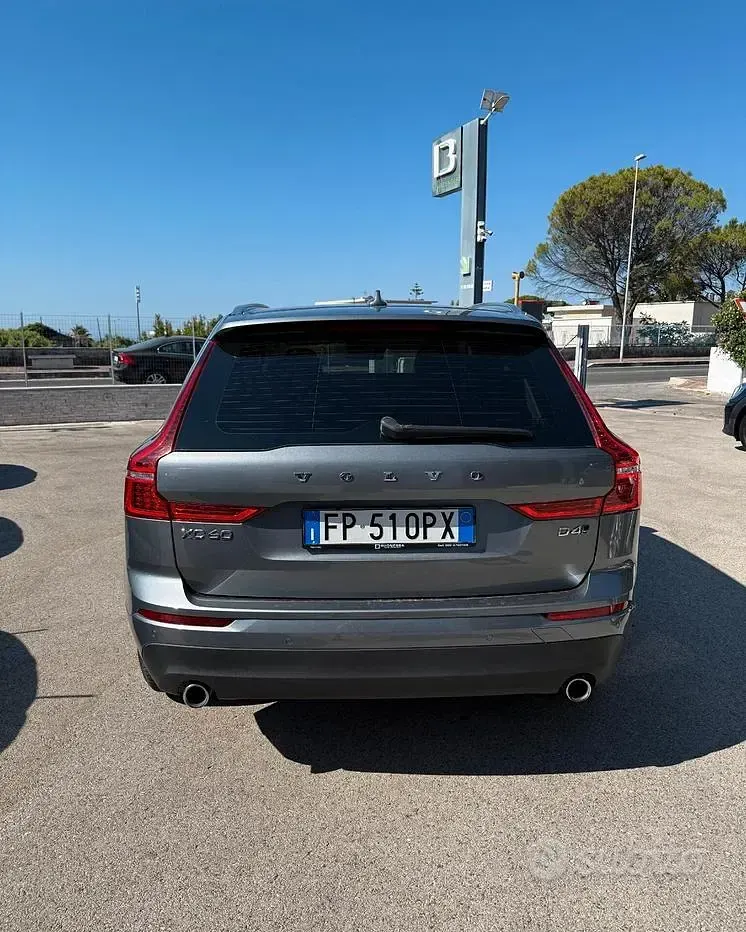 Usata Volvo XC60 Business Edition 190 CV (139 kW) 2018 Grigio SUV