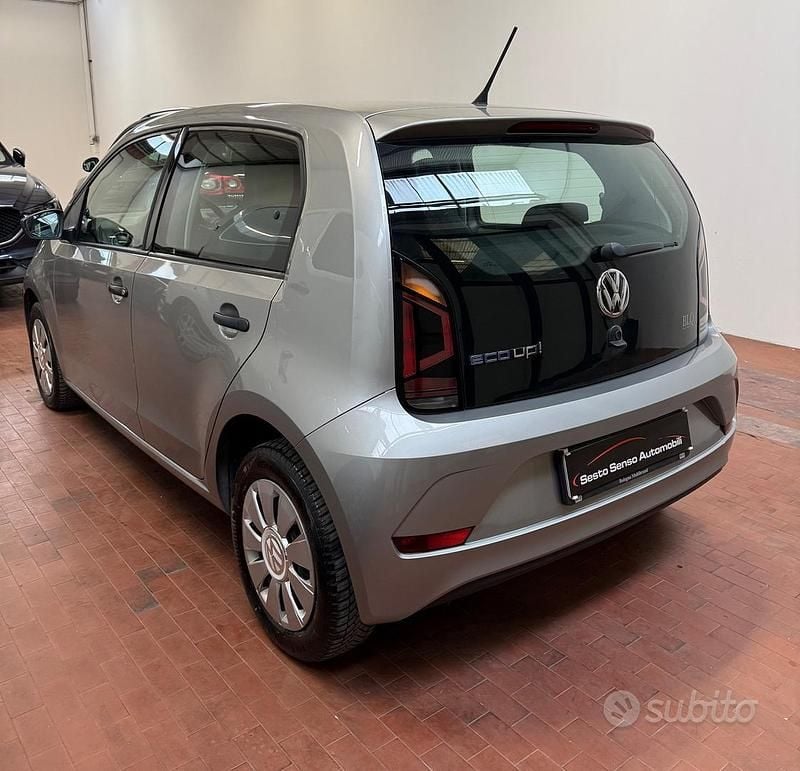 Usata VW up! Move 68 CV (50 kW) 2017 Grigio Utilitaria
