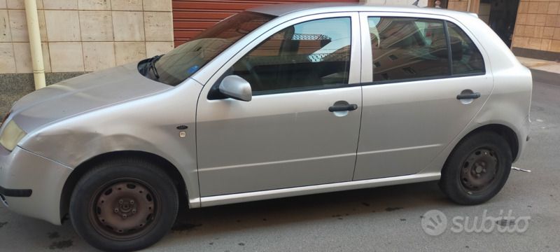 Usata Skoda Fabia Classic 60 CV (44 kW) 2002 Grigio Utilitaria